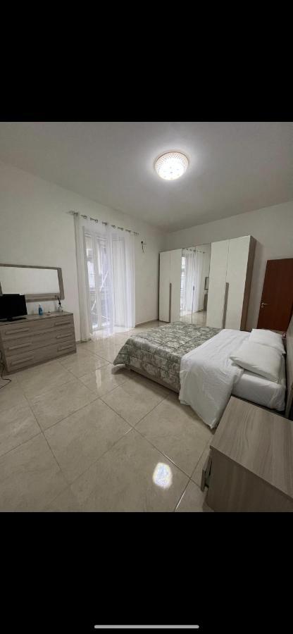 Duomo House Apartment เนเปิลส์ ภายนอก รูปภาพ